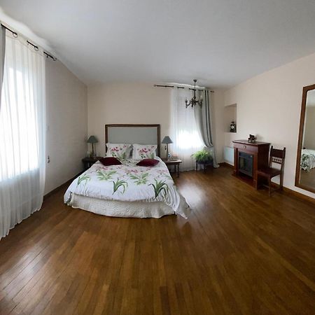 Bed and Breakfast Le Manoir Des Roches Bourre Экстерьер фото