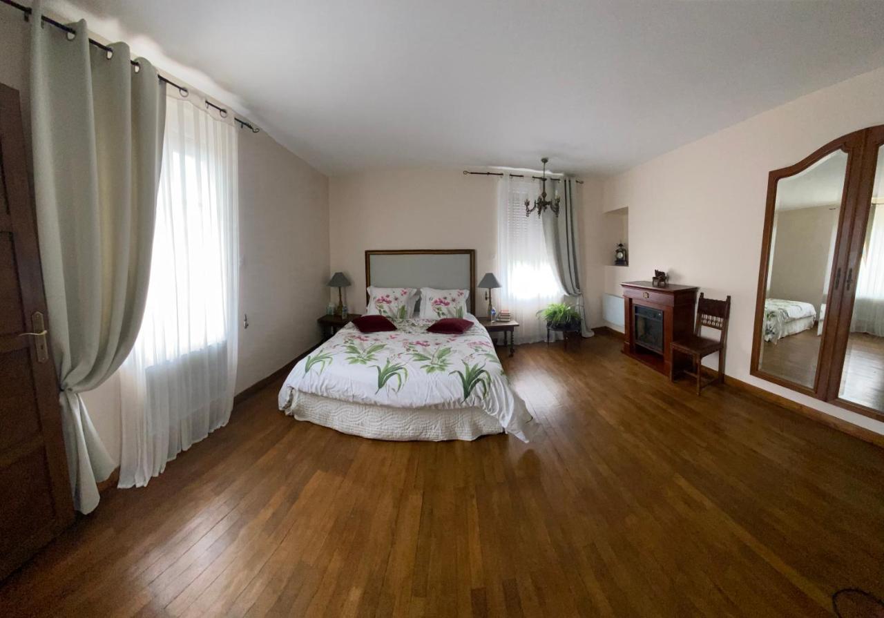 Bed and Breakfast Le Manoir Des Roches Bourre Экстерьер фото